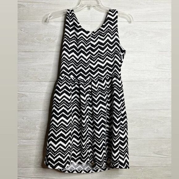 Charming Charlie Dress - Picture 5 of 6